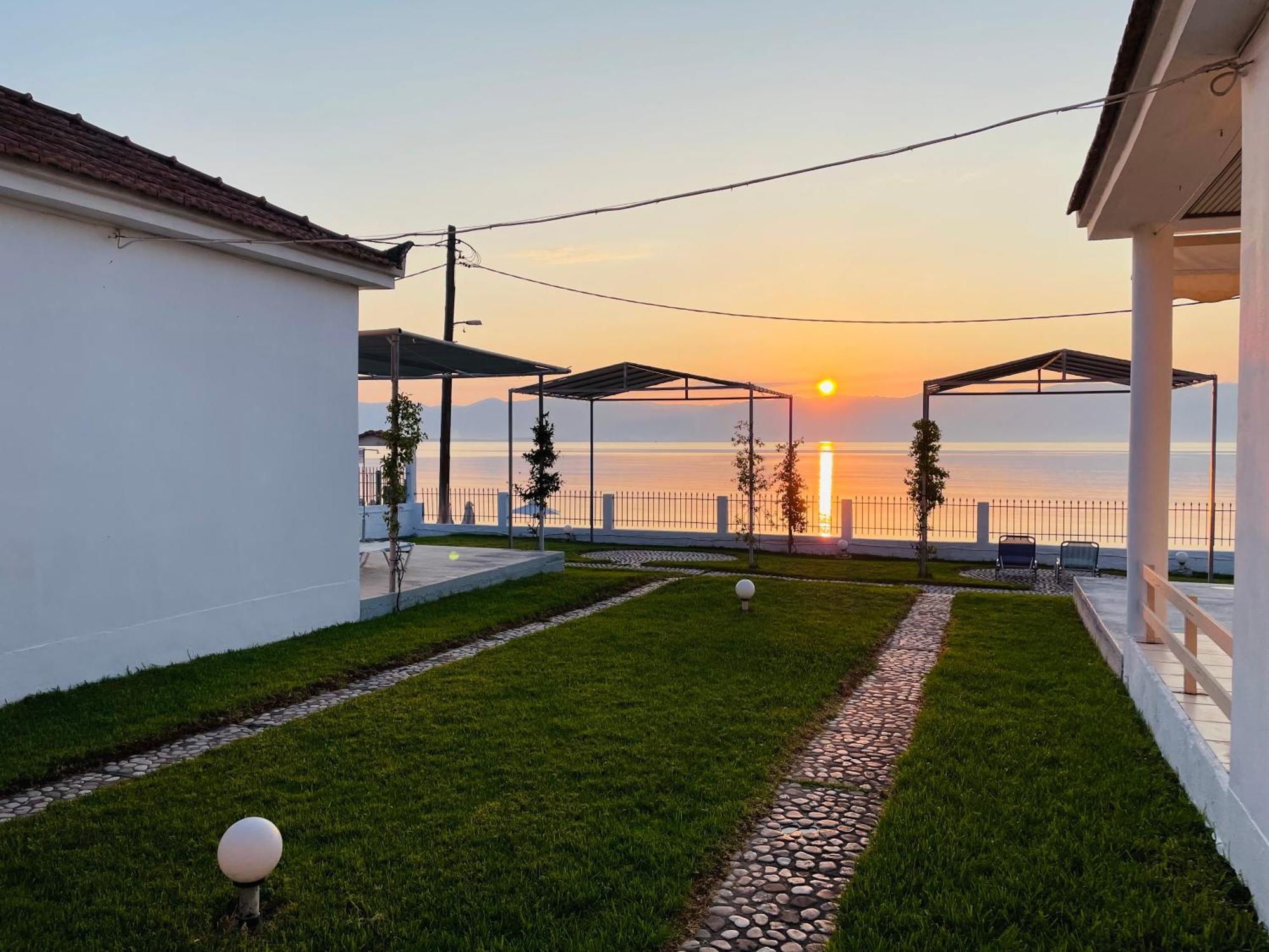 Seaside Bungalows Petalídhion Exterior foto